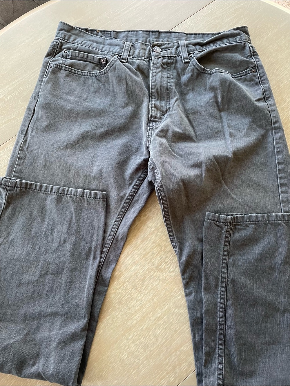 Levi's Men's 505 Gray Relaxed Jeans Distressed size 34 x 34 White Tag